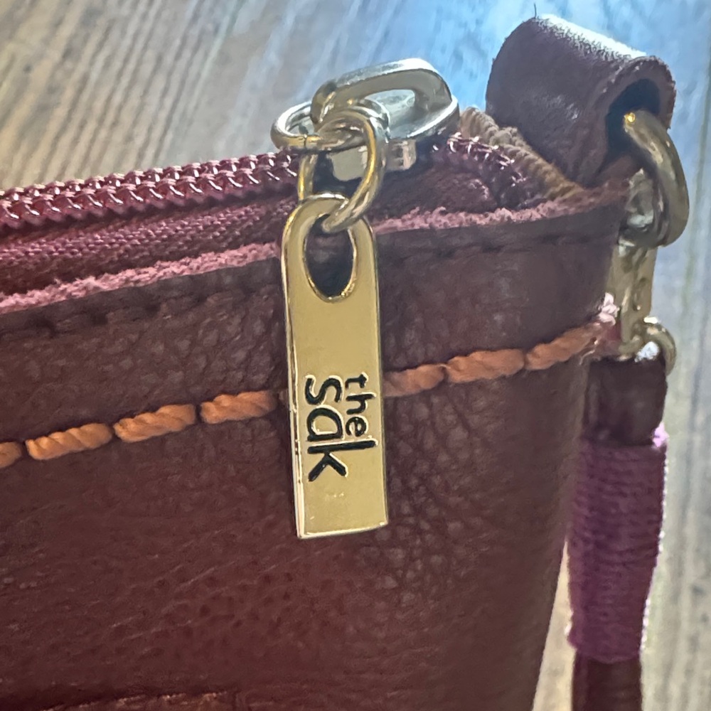 THE SAK CASUAL CLASSICS BURGUNDY LEATHER CROCHET  Crossbody Bag